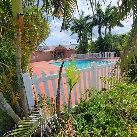 Comfortable Strategic Lodging Quarters Spanish Town Экстерьер фото
