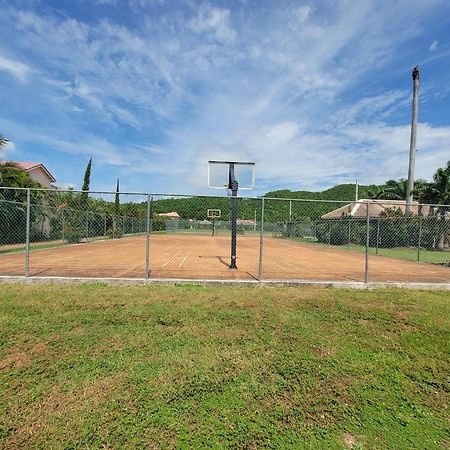 Comfortable Strategic Lodging Quarters Spanish Town Экстерьер фото