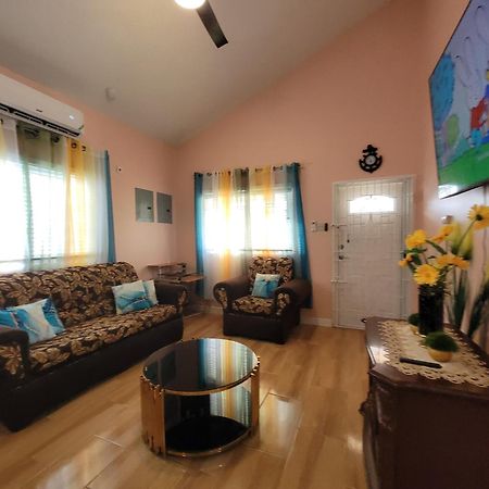 Comfortable Strategic Lodging Quarters Spanish Town Экстерьер фото