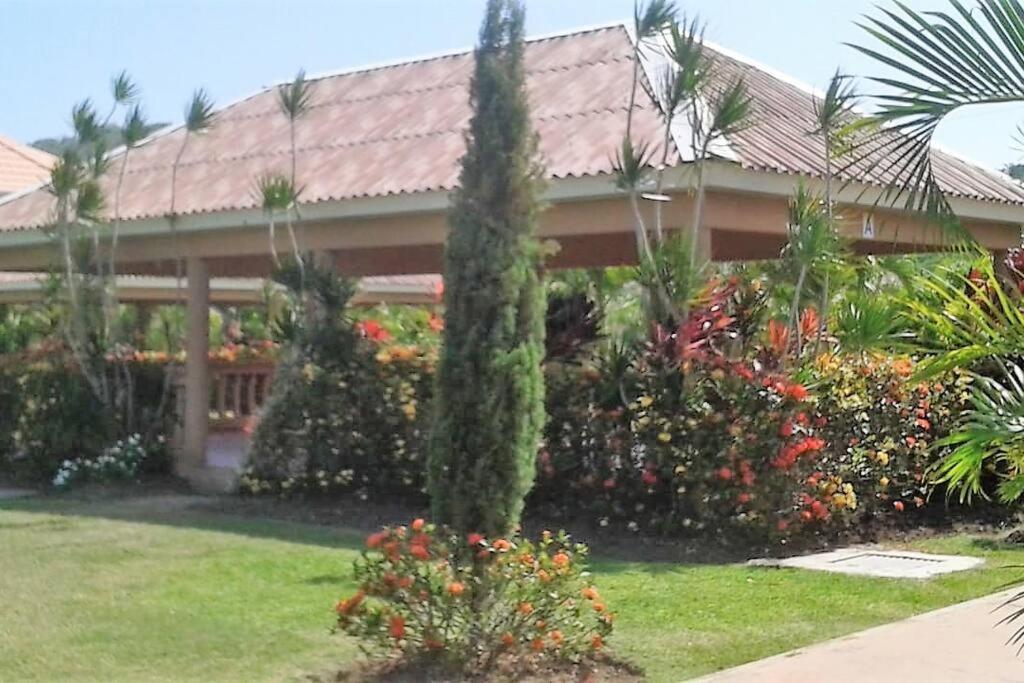 Comfortable Strategic Lodging Quarters Spanish Town Экстерьер фото