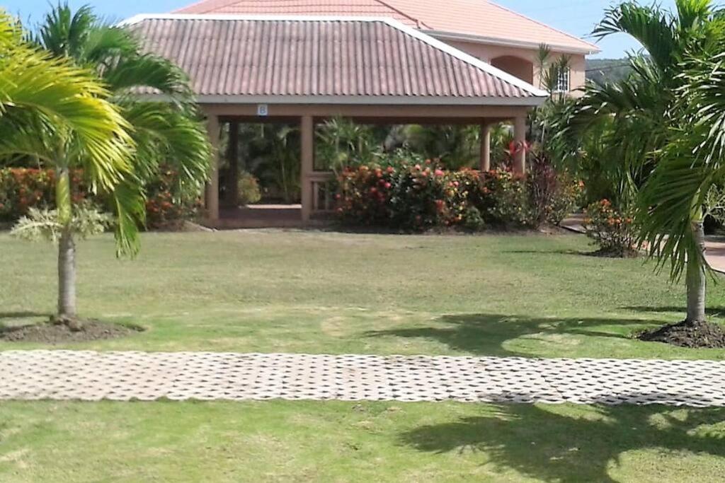 Comfortable Strategic Lodging Quarters Spanish Town Экстерьер фото