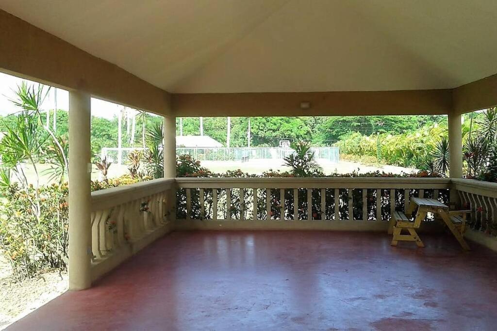 Comfortable Strategic Lodging Quarters Spanish Town Экстерьер фото