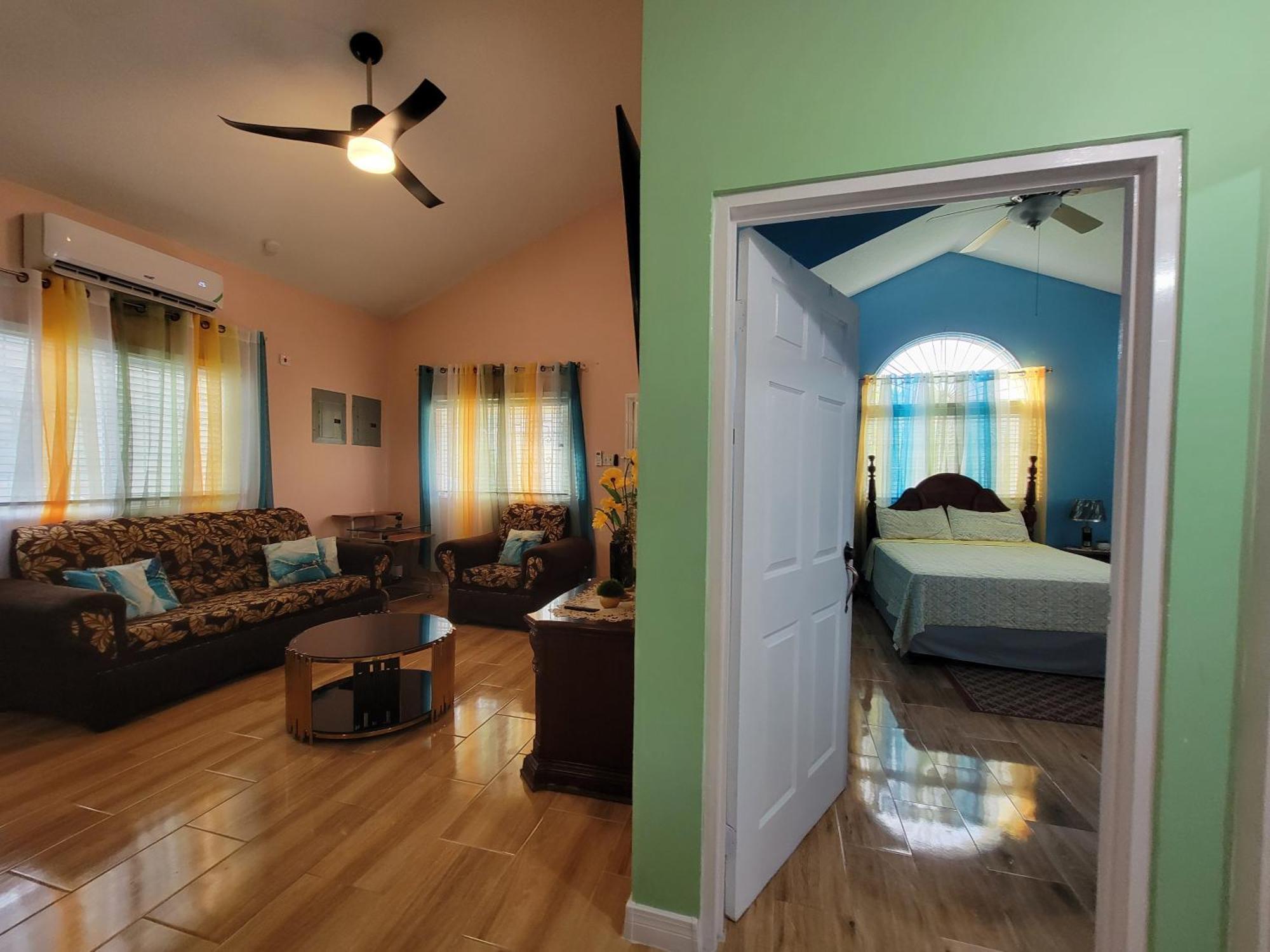 Comfortable Strategic Lodging Quarters Spanish Town Экстерьер фото