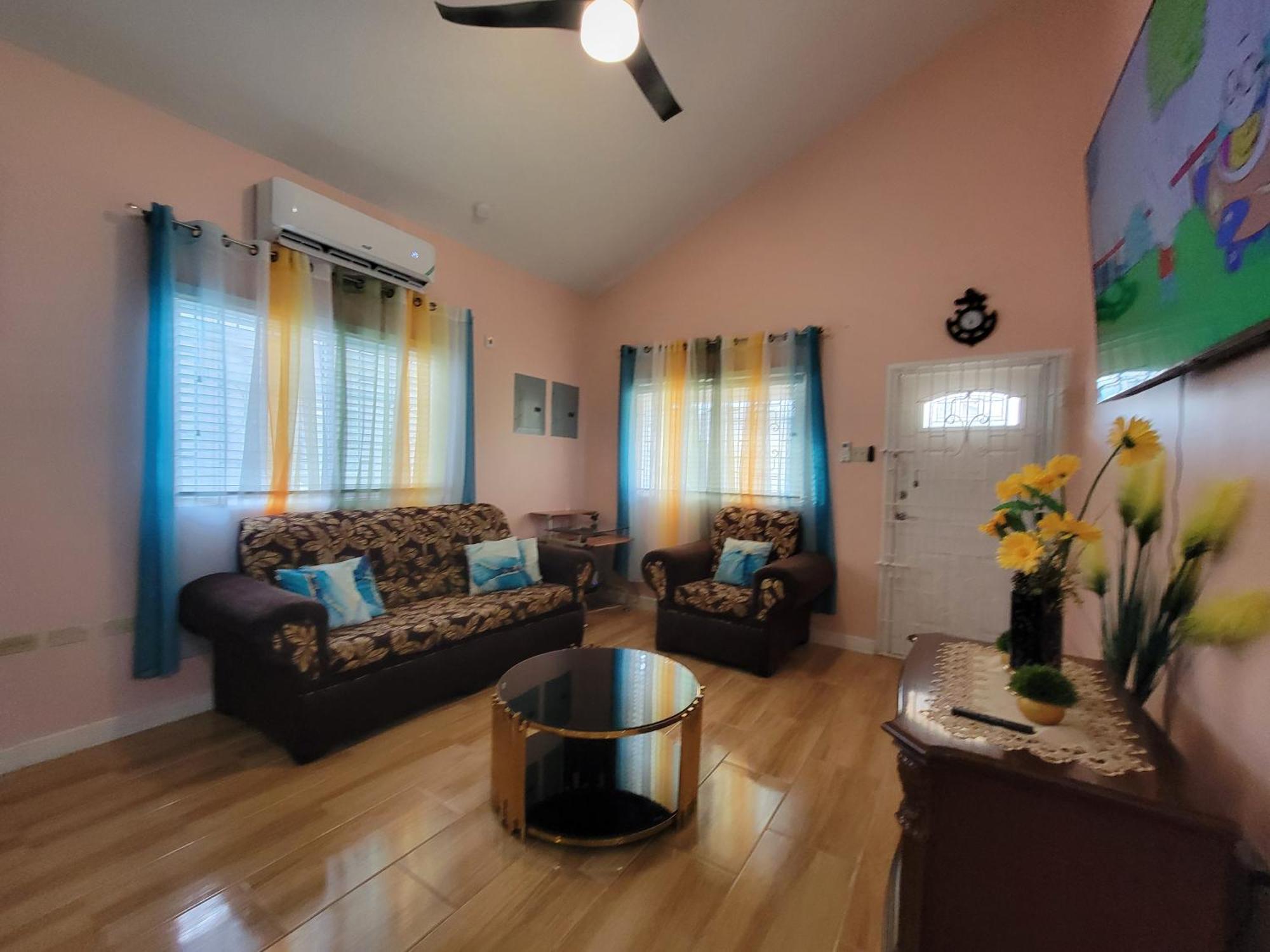 Comfortable Strategic Lodging Quarters Spanish Town Экстерьер фото